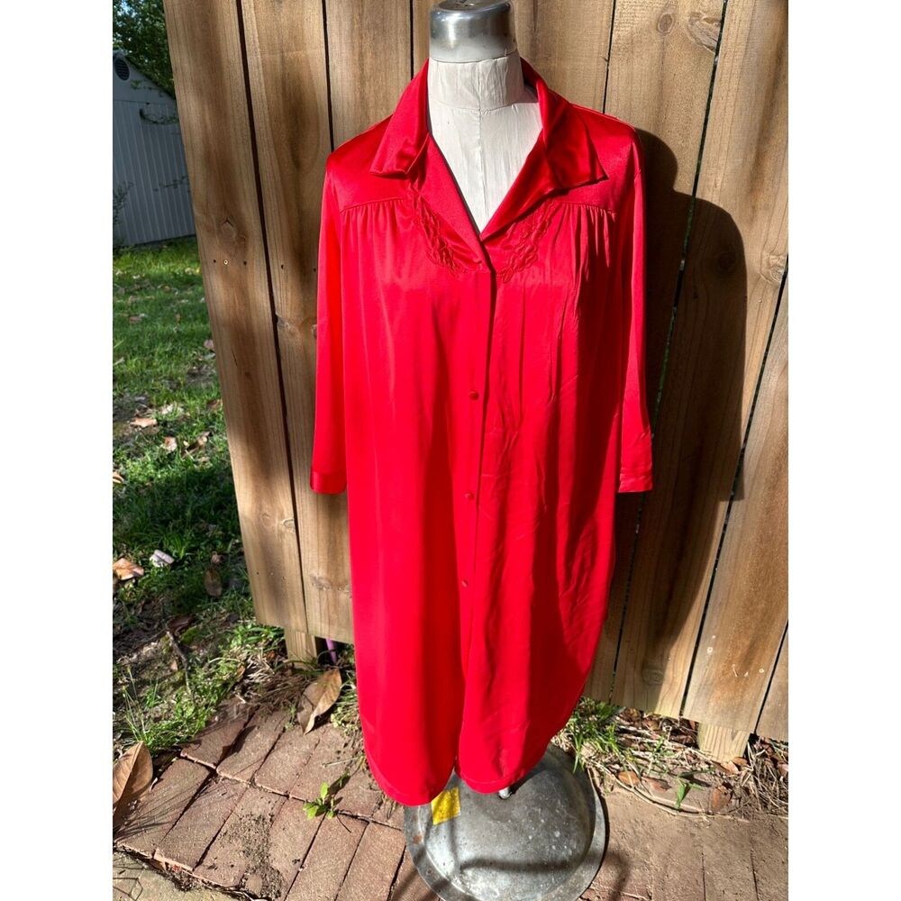 Vintage 70's VANITY FAIR Red  Floral Applique Shorty PEIGNOIR Nylon Tricot M